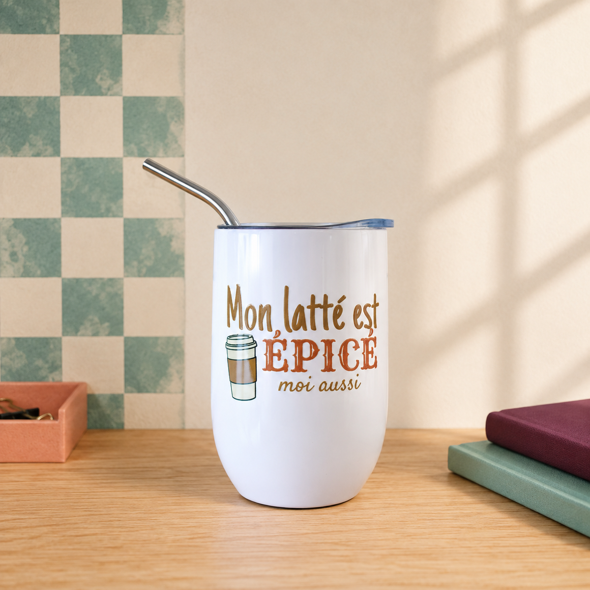 Verre de vin « Mon latté est épicé, moi aussi »