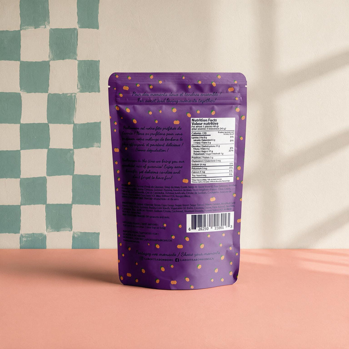 Endos du sachet c est Bonbon Halloween 150 g avec valeur nutritive sur fond damier et terracotta, boutique Sans Filtre