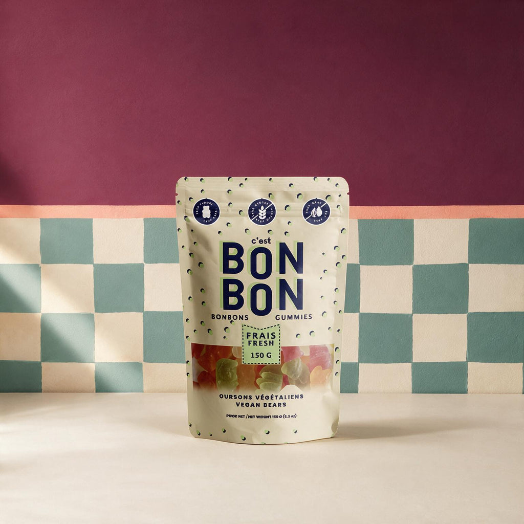 Sachet c est Bonbon oursons vegetaliens 150 g sur fond damier et bordeaux, boutique Sans Filtre