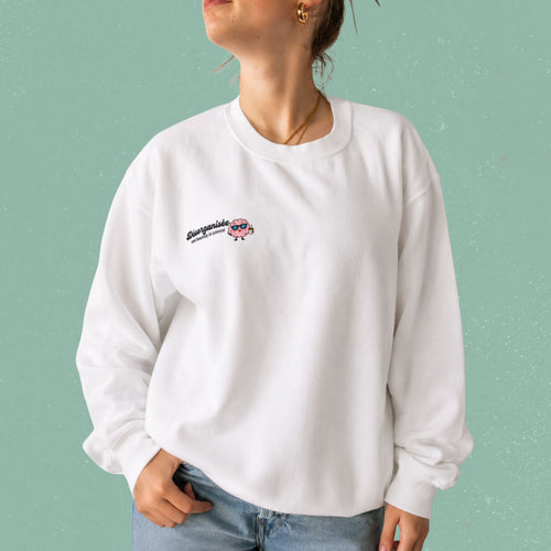 Chandail crewneck blanc avec cerveau illustre en lunettes de soleil et le message Desorganisee, boutique Sans Filtre