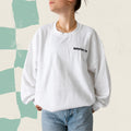 Chandail crewneck blanc avec le message Respectfully, non en lettrage noir, boutique Sans Filtre
