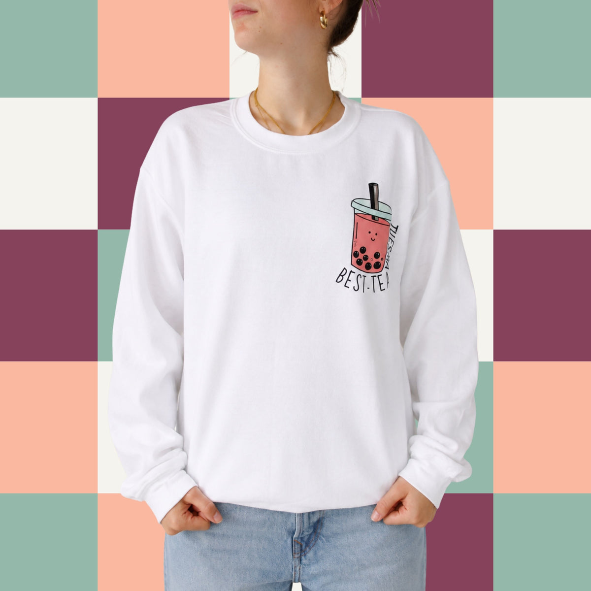 Chandail crewneck blanc avec bubble tea illustre et le message Tu es ma best-tea, boutique Sans Filtre