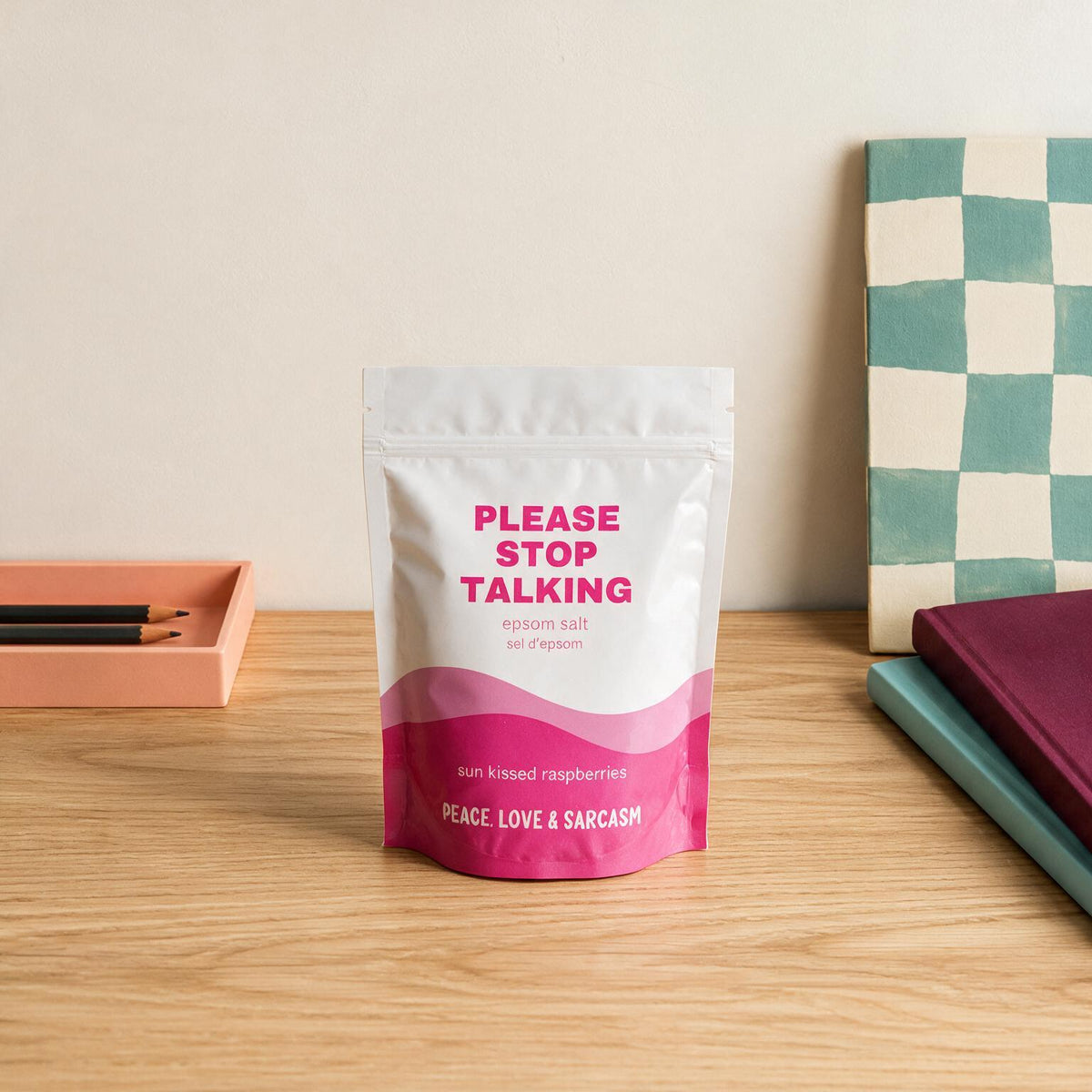 Sachet de sel d'epsom framboise Please stop talking de Peace, Love & Sarcasm, boutique Sans Filtre