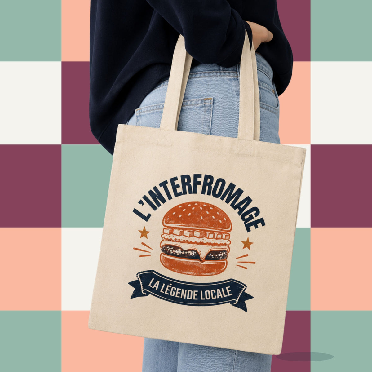 Sac fourre-tout ecru avec burger illustre et le message L'Interfromage la legende locale, boutique Sans Filtre