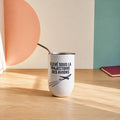 Verre isotherme blanc avec avion illustre et le message Eleve sous la trajectoire des avions, boutique Sans Filtre